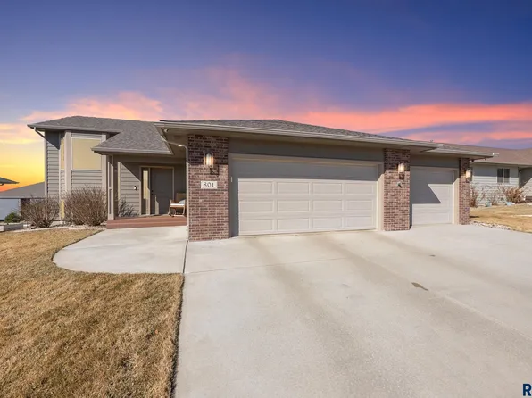 801 N Copper Ave, Brandon, SD 57005