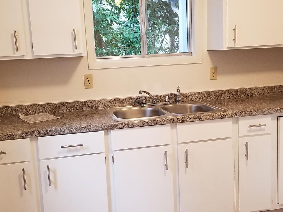 Kitchen - recently renovated