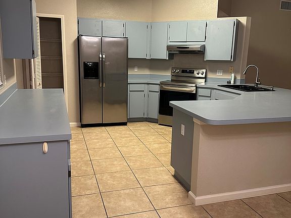 3rd image of 8048 Cloverglen Cir