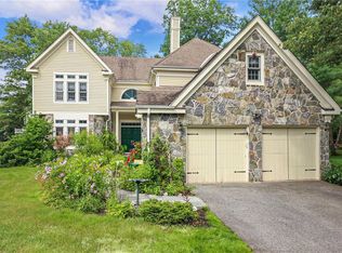 11 Westhaven Ln, White Plains, NY 10605