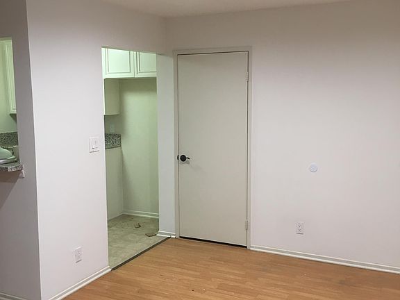 4th image of 13444 Moorpark St APT 12