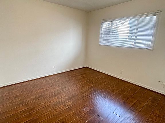 5th image of 2820 S Sepulveda Blvd APT 7