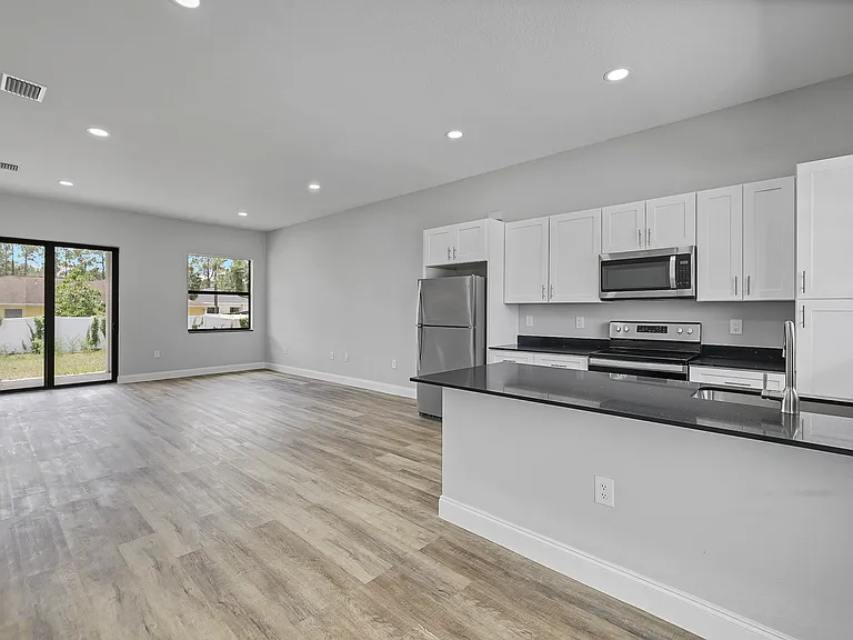 4721 29th St SW — Photo 7
