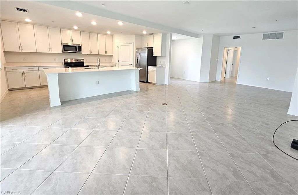 3 bed, 2.0 bath, 1741 sqft, $2,695 — Photo 3