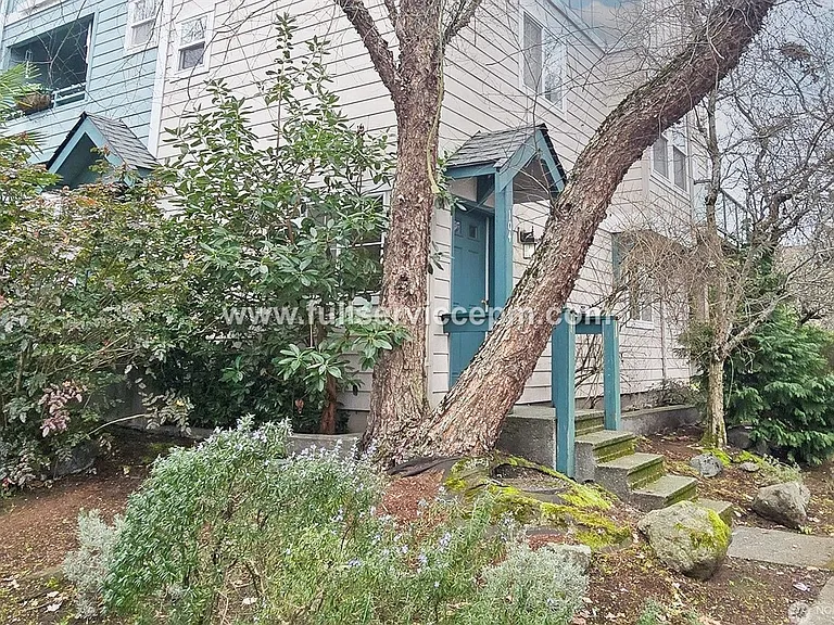 1920 E Union St #104 — Photo 13