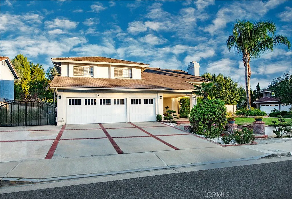 5 bed, 4.5 bath, 3317 sqft, $8,250 — Photo 1