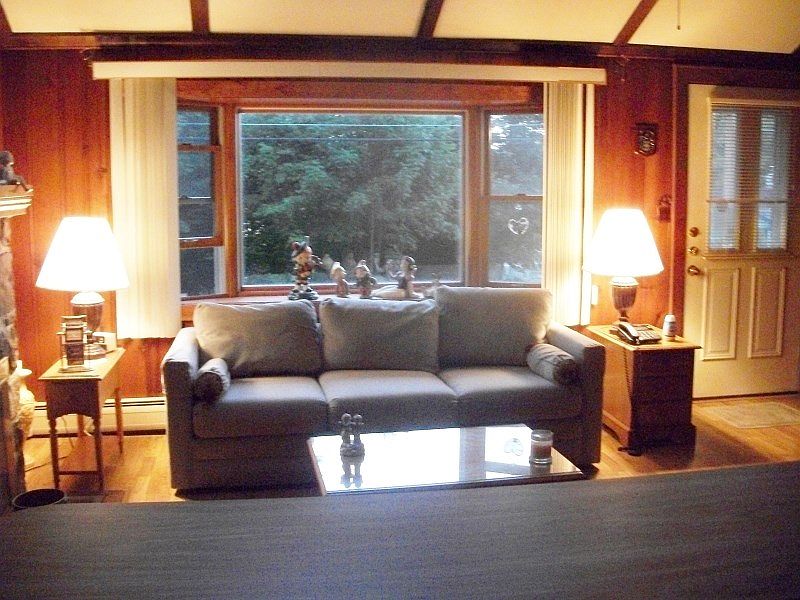 1st image of 1082 Lakeside Dr E