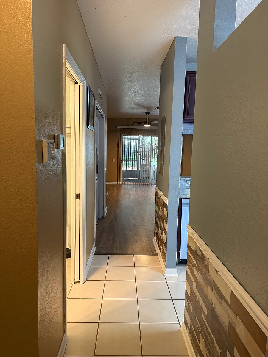 Building Photo - 1090 Vineland Pl