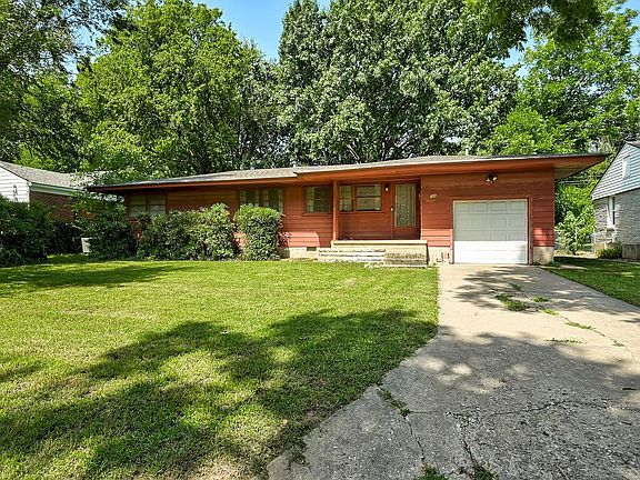 2nd image of 1306 McKinley Ave