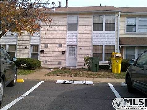 1st image of 174 Colony Cir