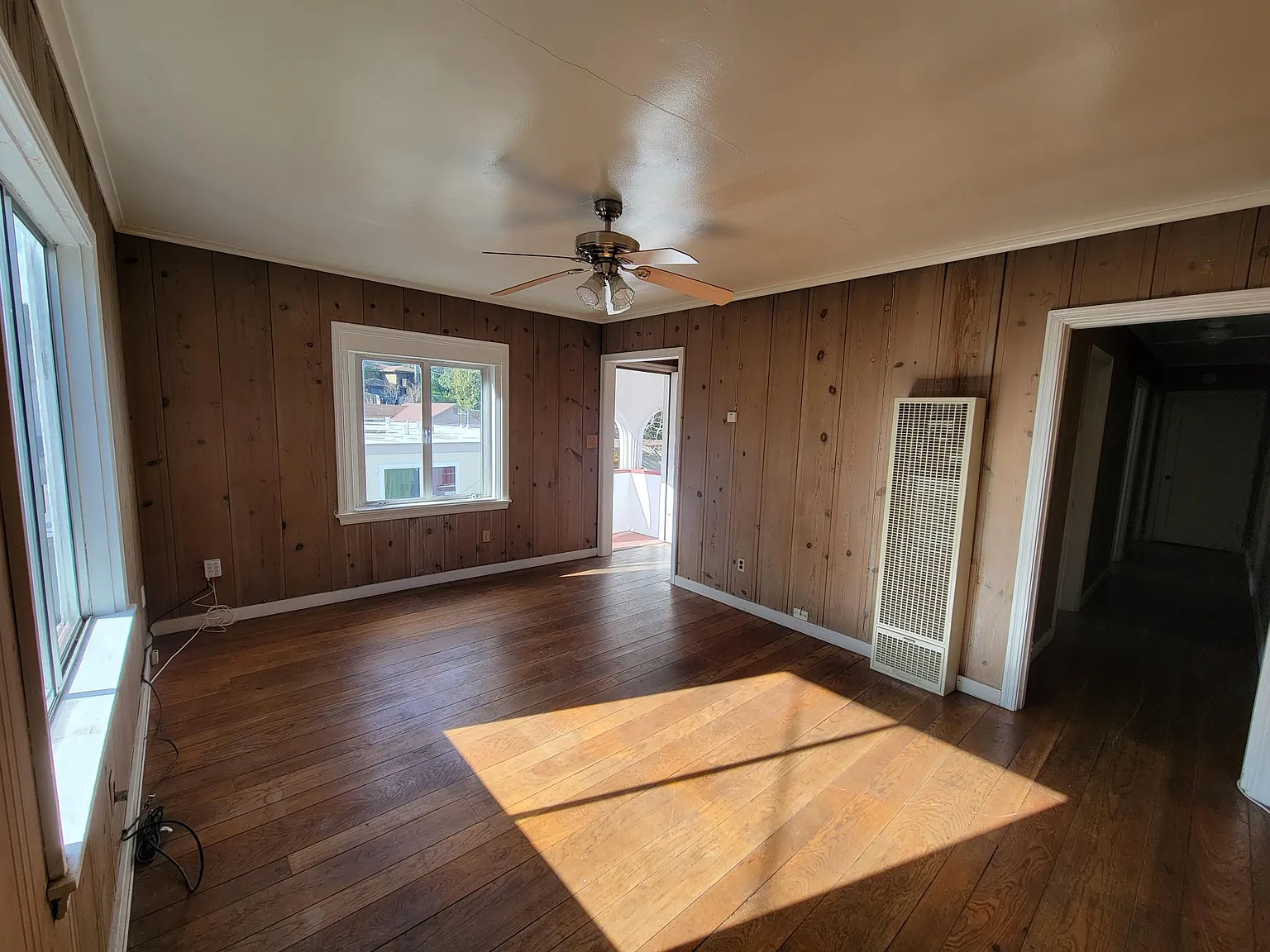 1591 Silverado Trl — Photo 3
