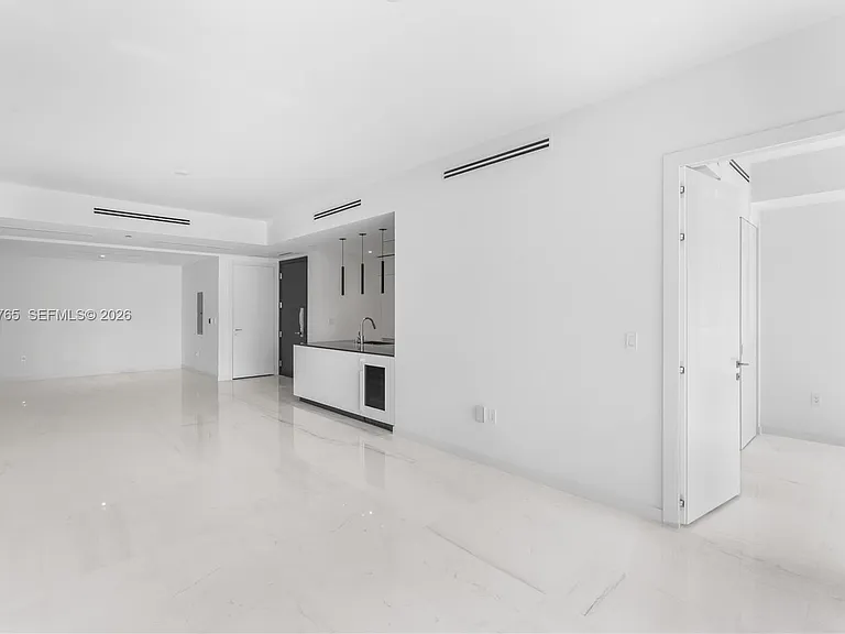 300 Biscyane Boulevard Way #1202 — Photo 8