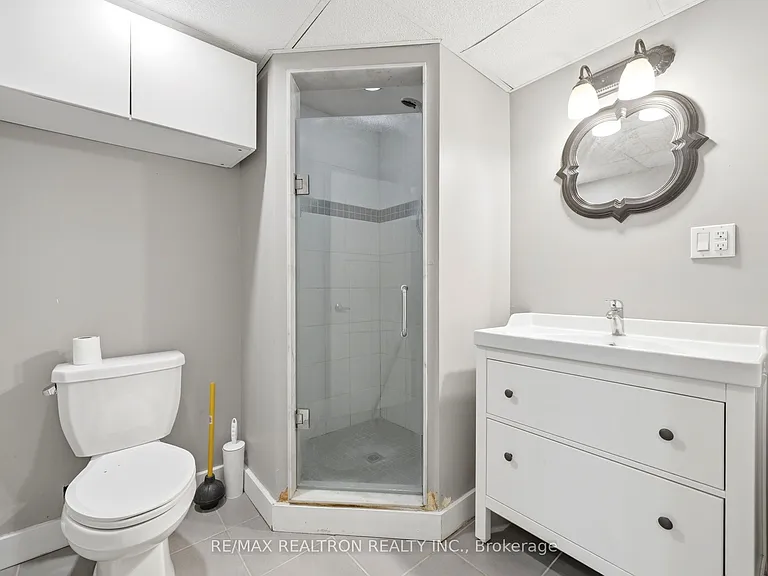 13 Springdale Dr #LOWER — Photo 17