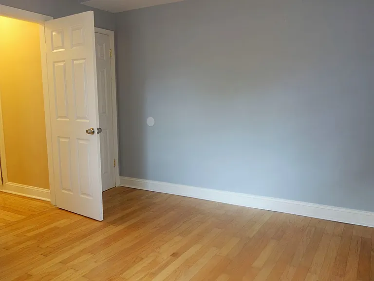 8105 Greenwood Ave — Photo 44