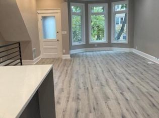 1323 W Barry Ave #1F, Chicago, IL 60657