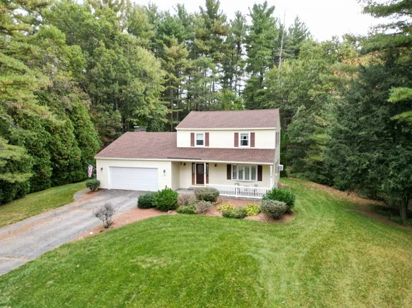 30 Tokanel Dr, Londonderry, NH 03053