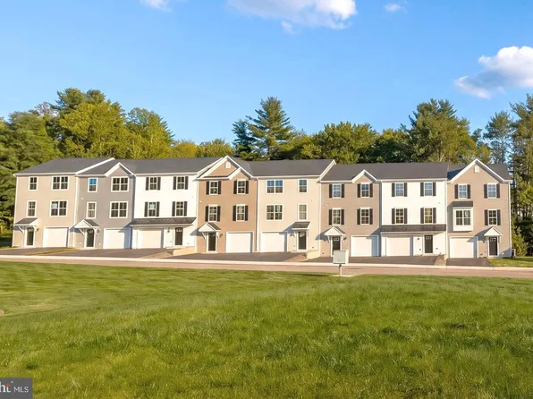 212 Pine Crest Village Dr Lot 12, Pine Grove, PA 17963