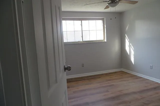 24325 Detroit Rd — Photo 10