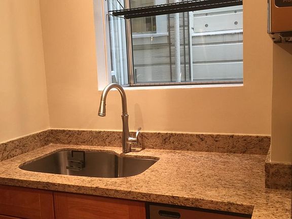 4th image of 1550 Jackson St APT 2