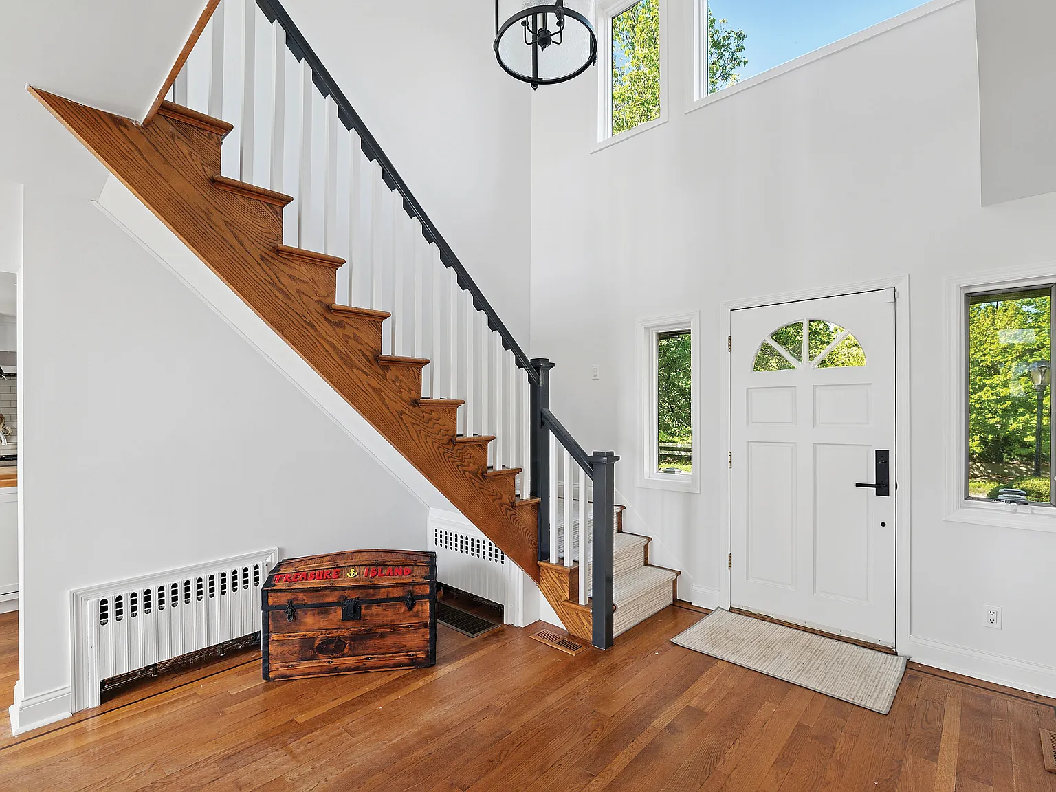 Waterfront Living on Upper Sag Harbor Cove — Photo 4