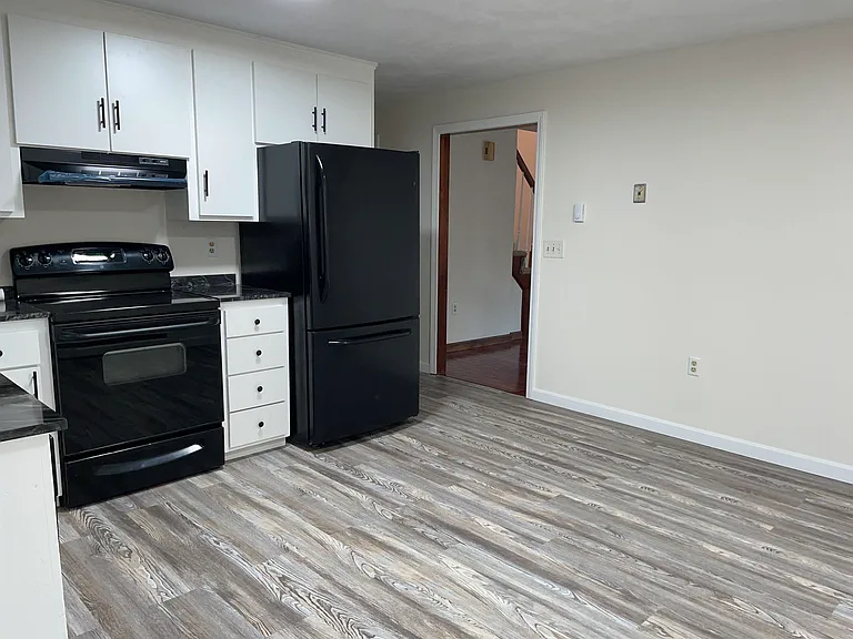 30 Emerald Dr — Photo 5