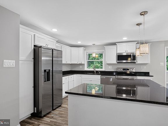 4th image of 4104 Green Spring St