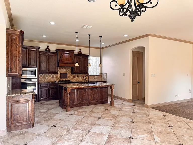 9001 Blue Water Dr — Photo 7