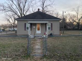 635 Park St, Neosho, MO 64850