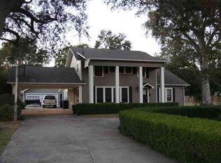 6641 32nd St, Groves, TX 77619