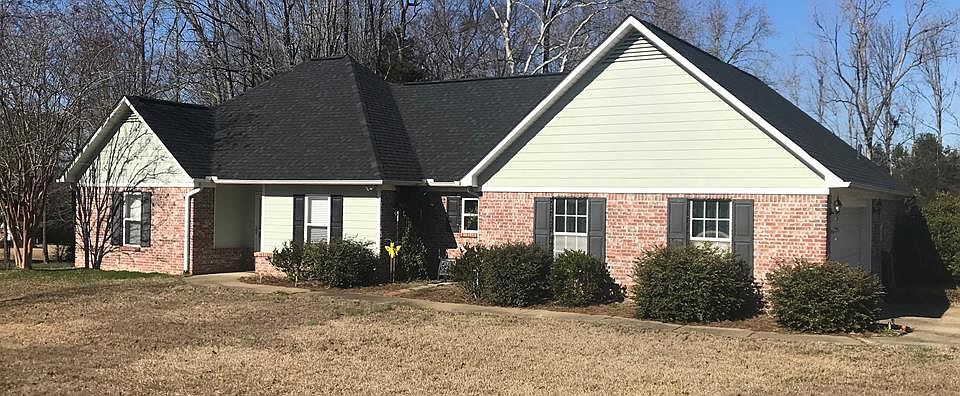1st image of 915 Cedarbrook Dr