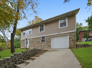 171 Lake Shore Dr, Carpentersville, IL 60110