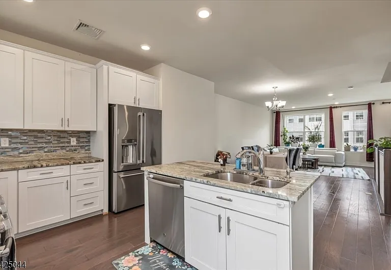 309 Saratoga Ct — Photo 12
