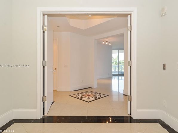 21200 Point Pl APT 404
