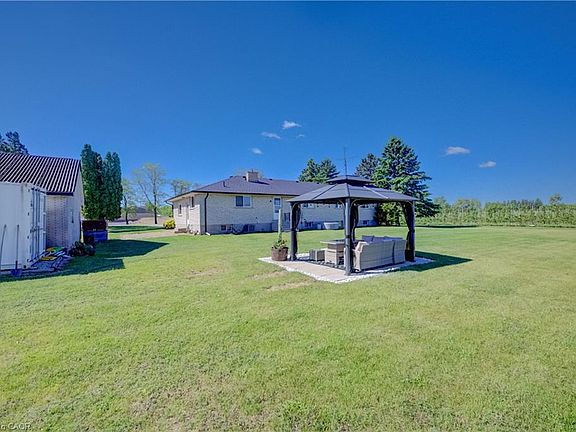 3rd image of 225863 Otterville Rd