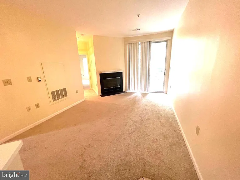 2203 Westcourt Ln #202 — Photo 8