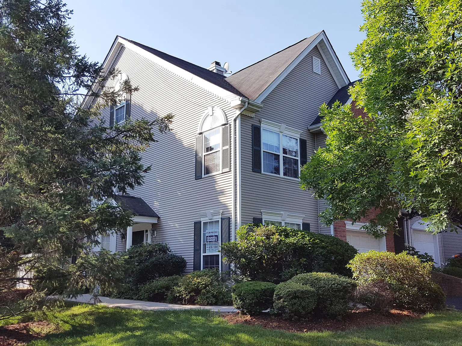 3 bed, 2.5 bath, 1964 sqft, $3,700 — Photo 1