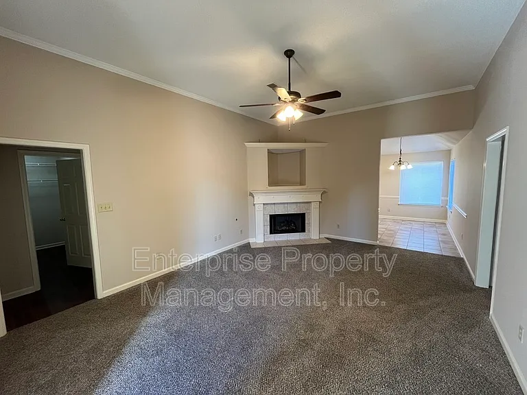1330 Siskin Dr — Photo 3