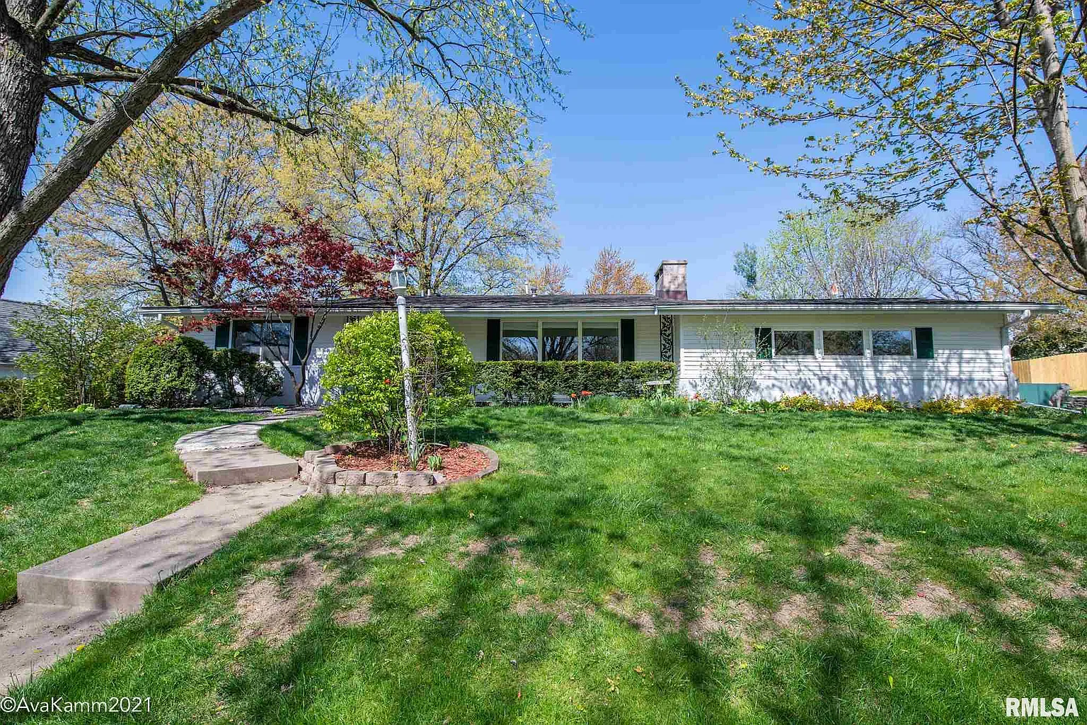 5909 N Trenton Ln photo 1