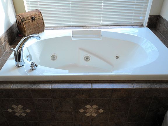 Master Jacuzzi Tub