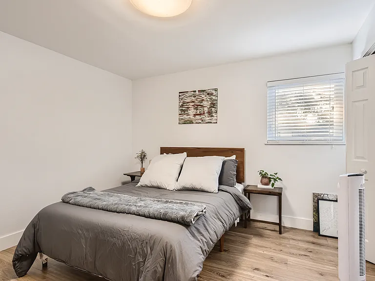 1304 Summit St #A114 — Photo 11
