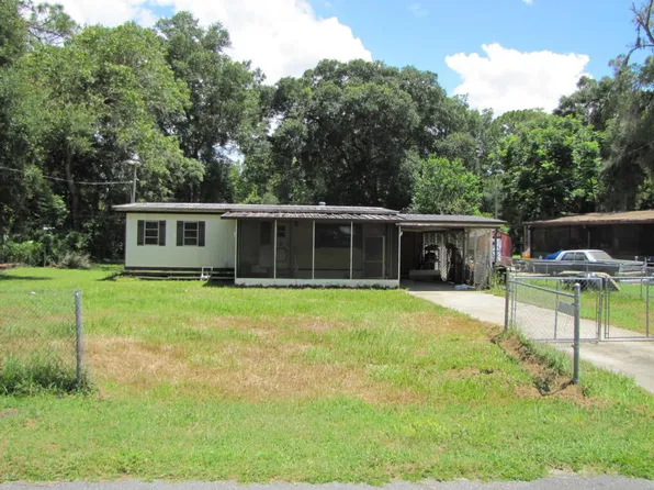 17380 SE 66th St, Ocklawaha, FL 32179