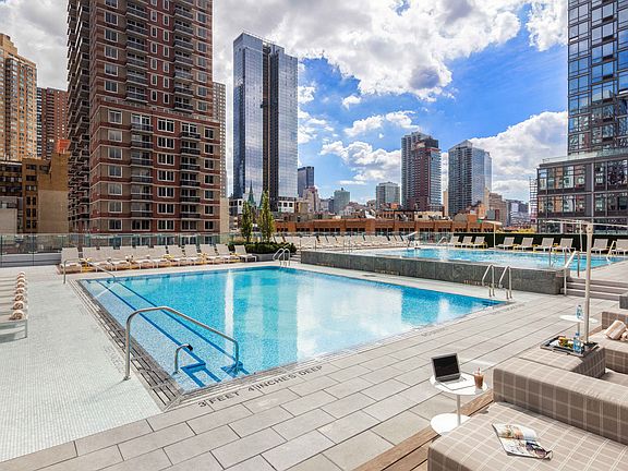 5th image of 605 W 42nd St #Ph5k