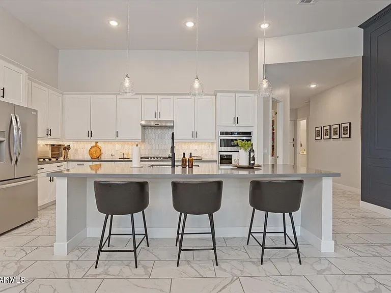 21147 W Hillcrest Blvd — Photo 8