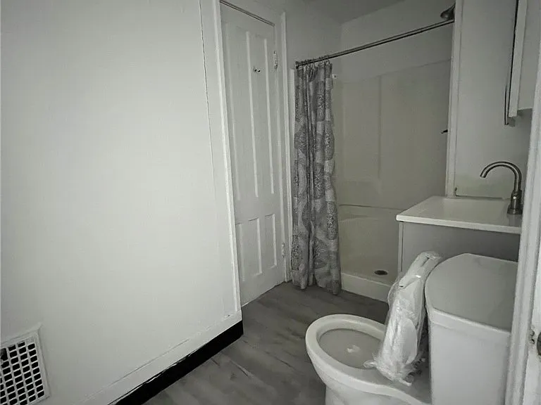 229 Kellogg St — Photo 13