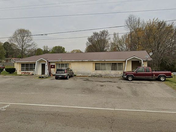 2nd image of 448 W Main St