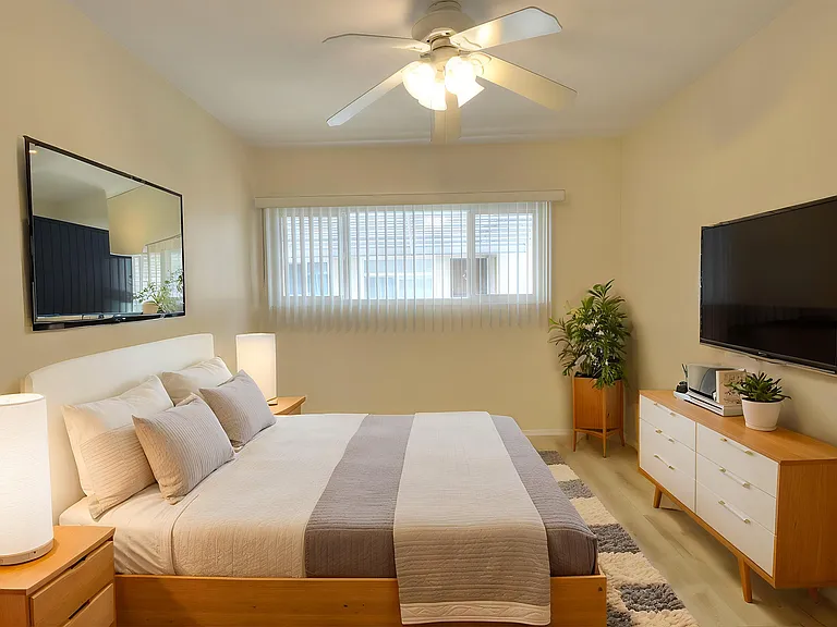 4808 Riverton Ave #6 — Photo 20