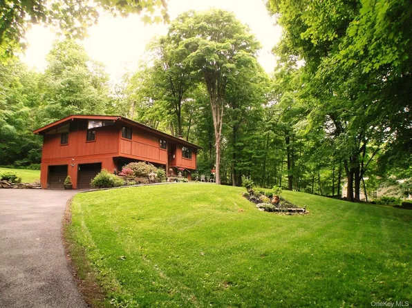 25 Ponderosa Road, Carmel, NY 10512