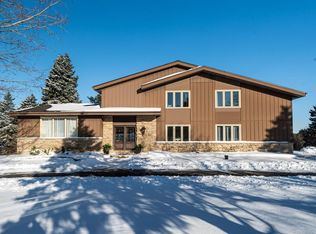 W233S6945 Millbrook CIRCLE WEST West, Big Bend, WI 53103