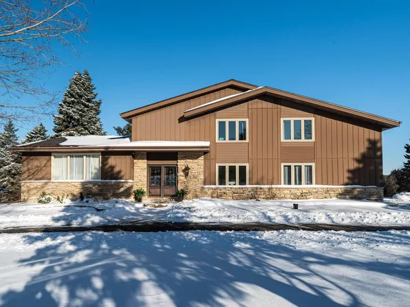 W233S6945 Millbrook CIRCLE WEST West, Big Bend, WI 53103