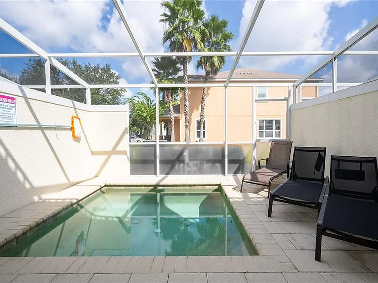 1615 Retreat Cir — Photo 45